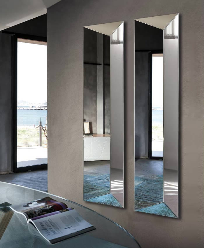 Levante Mirror