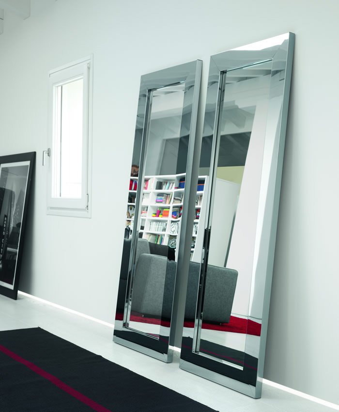 Titanio Wall Mirror